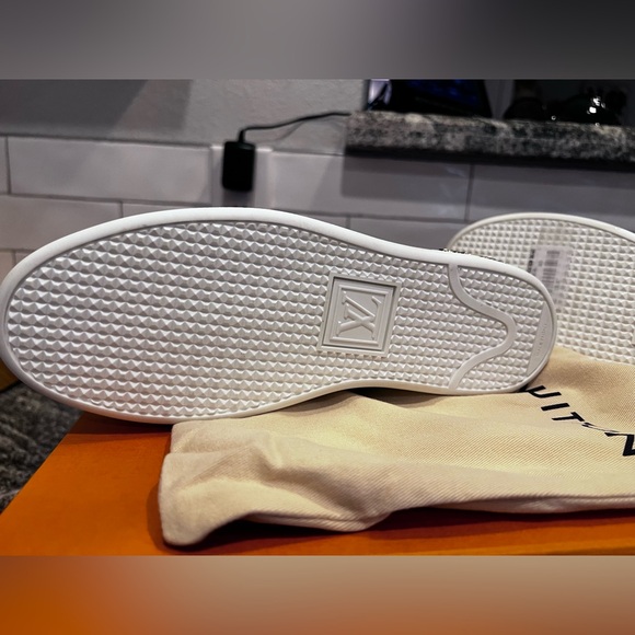 Louis Vuitton Front Row Sneakers - Picture 5 of 9